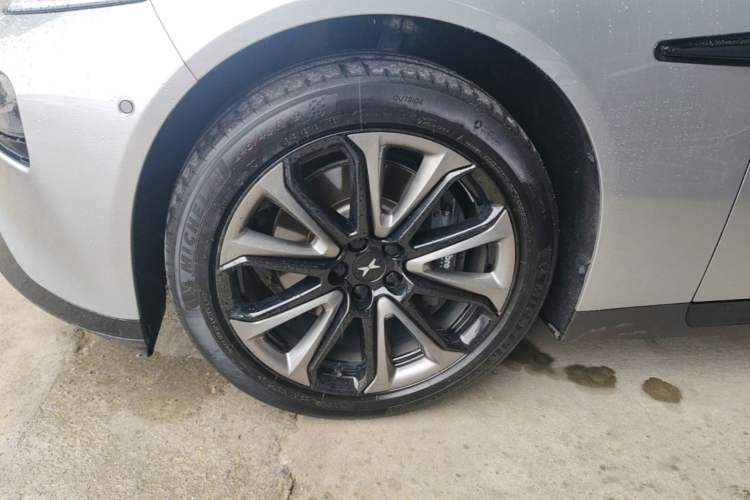 Used XPeng P7 2022 480E Exterior 4