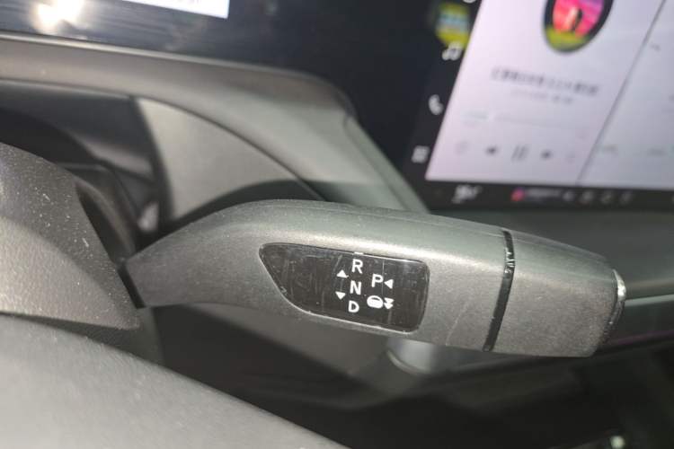 Used XPeng P7 2022 670N+ Gear Lever