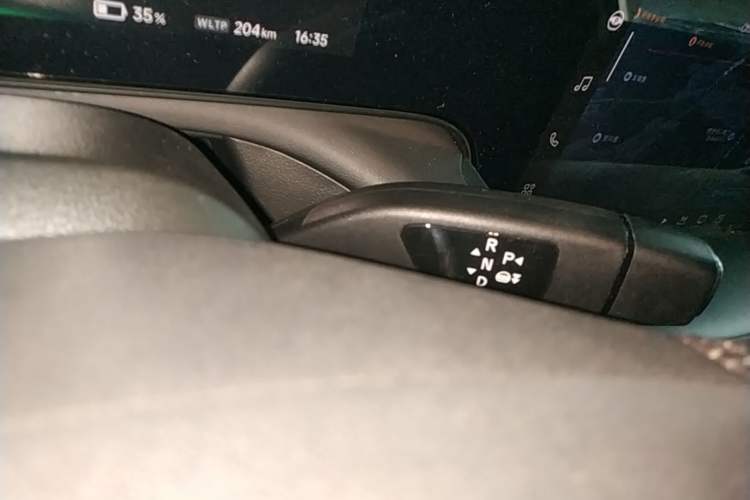 Used XPeng P7 2022 670E+ Gear Lever