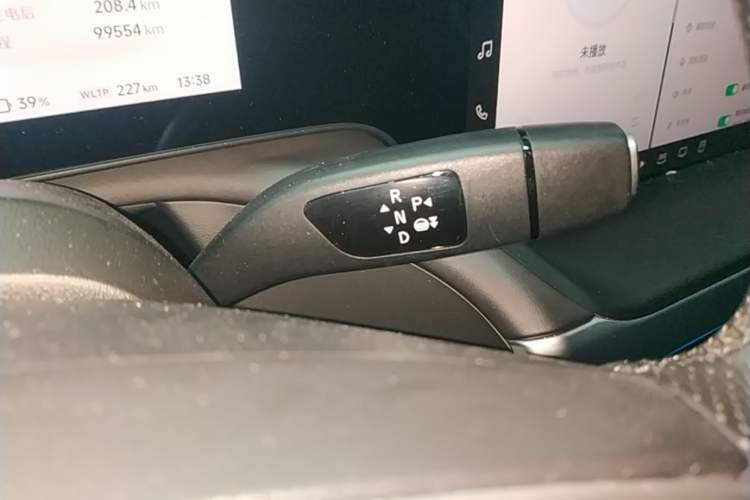 Used XPeng P7 2022 670N+ Gear Lever
