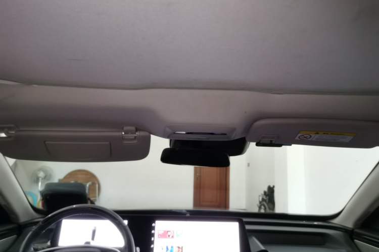 Used XPeng P7 2022 480G Headliner
