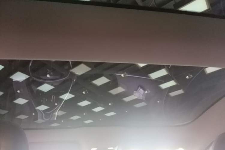 Used XPeng P7 2022 480G Headliner