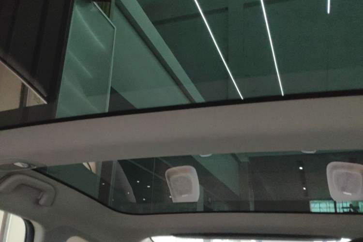 Used XPeng P7 2022 670E+ Headliner