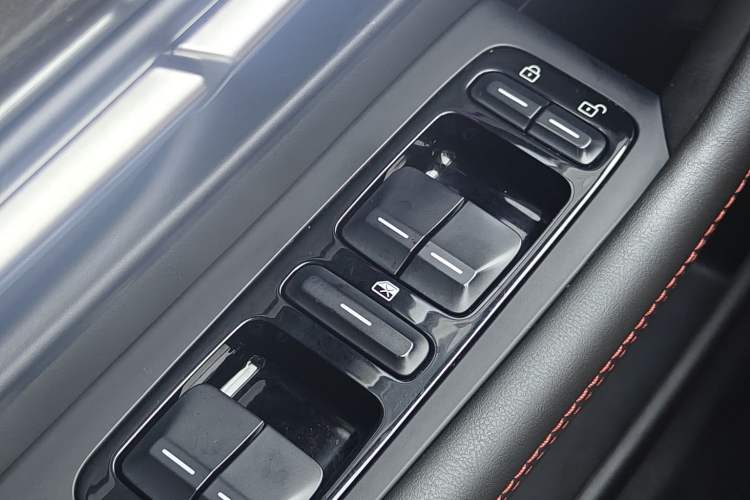Used XPeng P7 2022 670N+ Interior 11