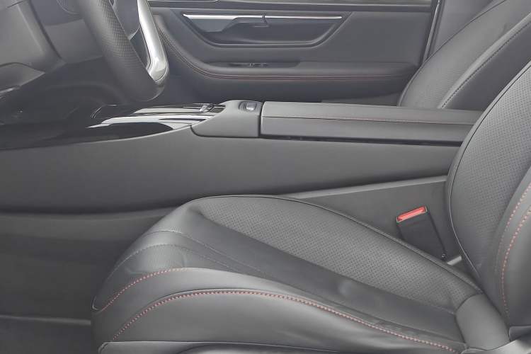 Used XPeng P7 2022 670N+ Interior 3