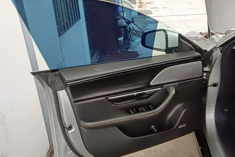 Used XPeng P7 2022 586G Left Front Door Interior