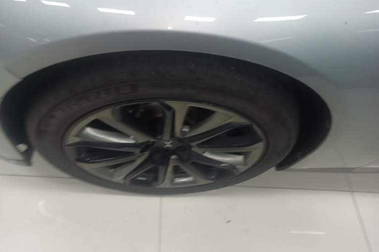 Used XPeng P7 2022 670N+ Left Front Wheel Hub