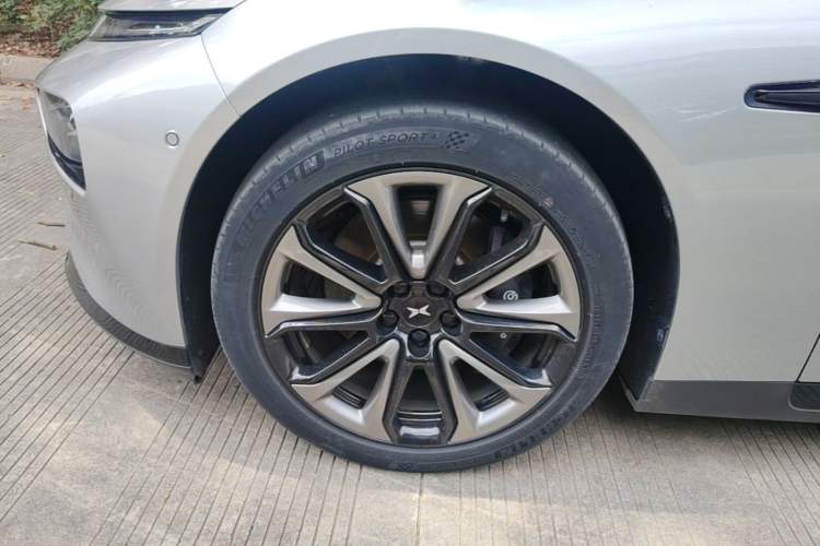 Used XPeng P7 2022 480E Left Front Wheel Hub