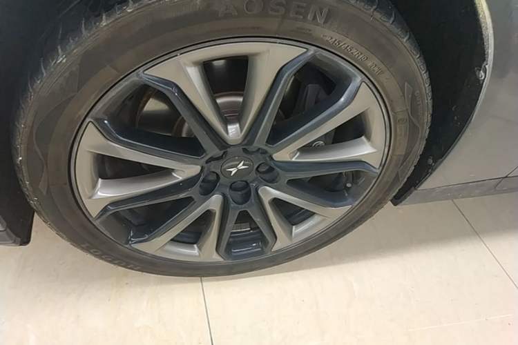 Used XPeng P7 2022 670N+ Left Front Wheel Hub