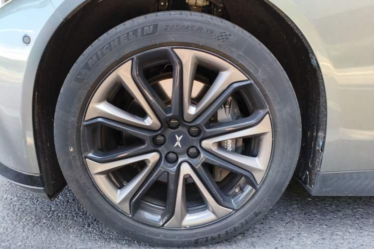 Used XPeng P7 2022 480N+ Left Front Wheel Hub