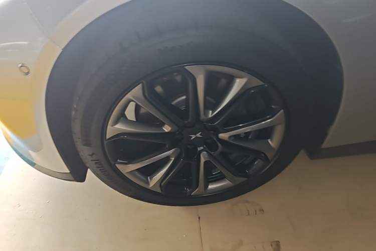 Used XPeng P7 2022 625E Left Front Wheel Hub