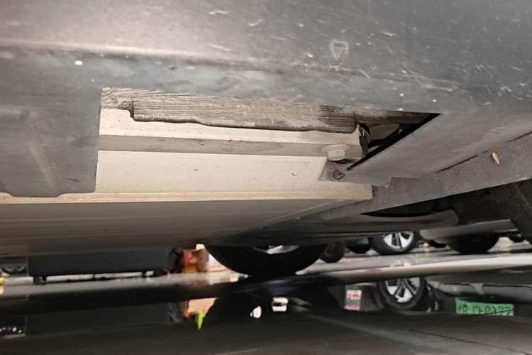 Used XPeng P7 2022 586G Left Side Sill