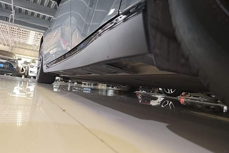 Used XPeng P7 2022 670G Left Side Sill