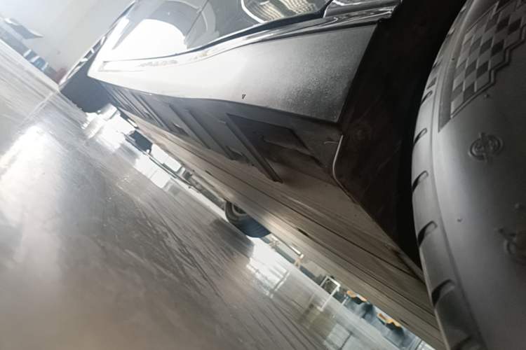 Used XPeng P7 2022 586G Left Side Sill