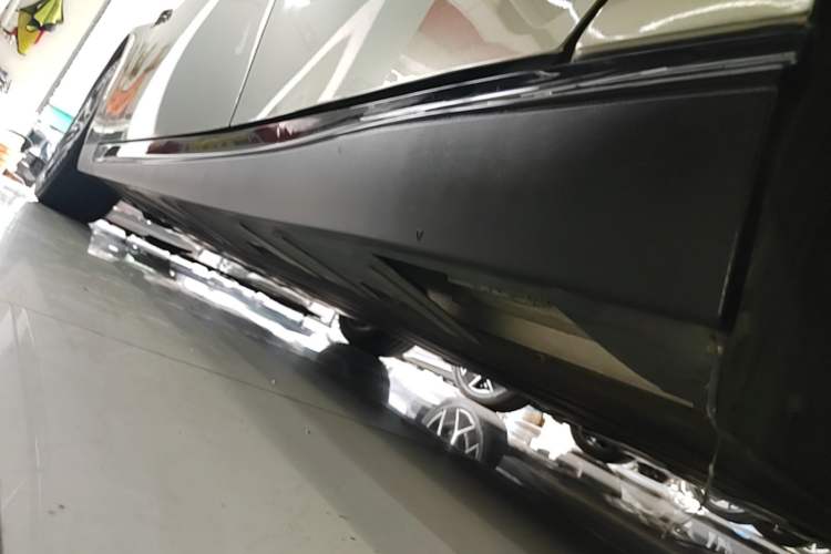 Used XPeng P7 2022 480E+ Left Side Sill