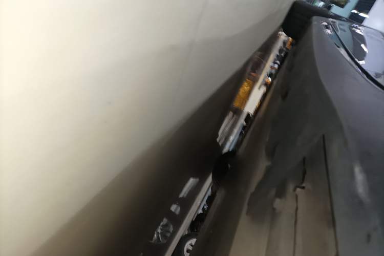Used XPeng P7 2022 586G Left Side Sill