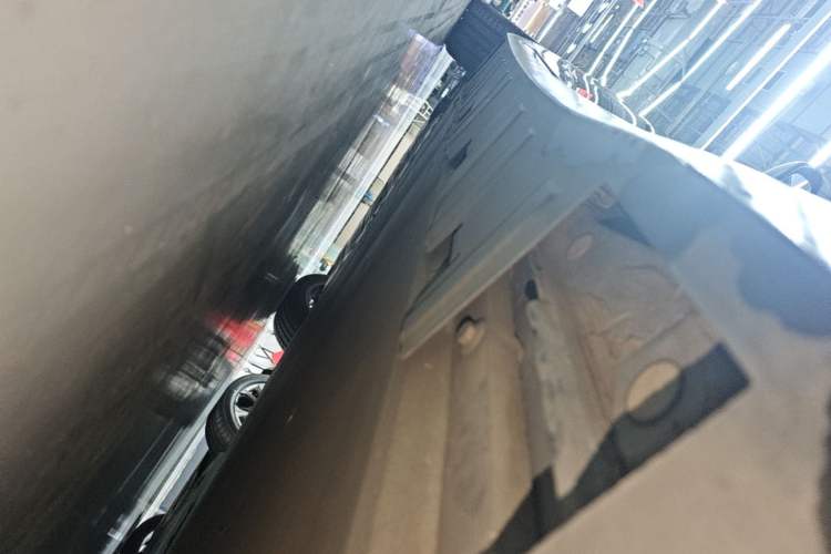 Used XPeng P7 2022 670N+ Left Side Sill