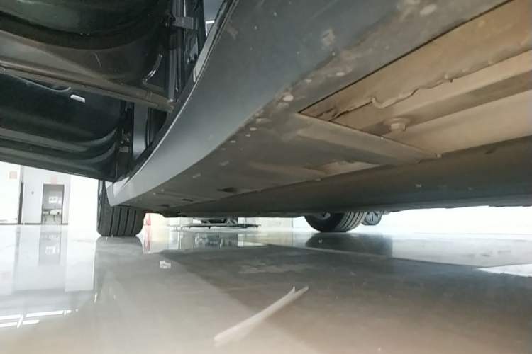 Used XPeng P7 2022 670N+ Left Side Sill