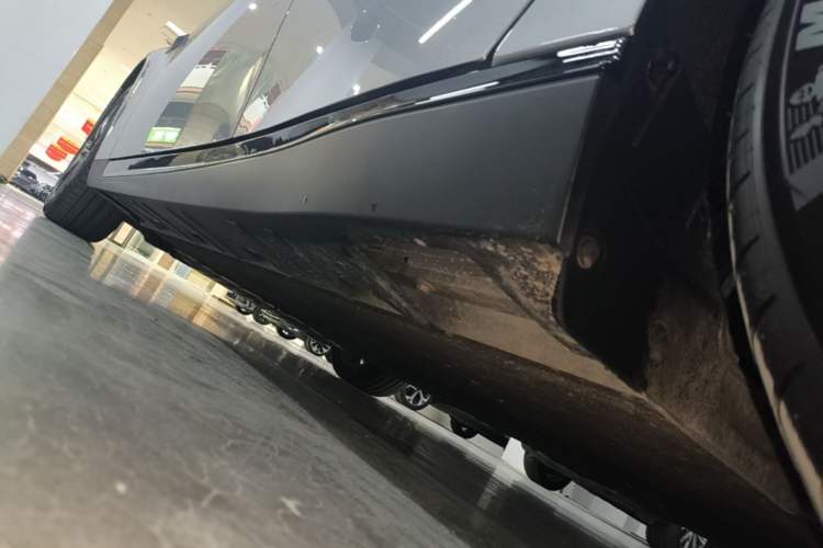 Used XPeng P7 2022 670E+ Left Side Sill