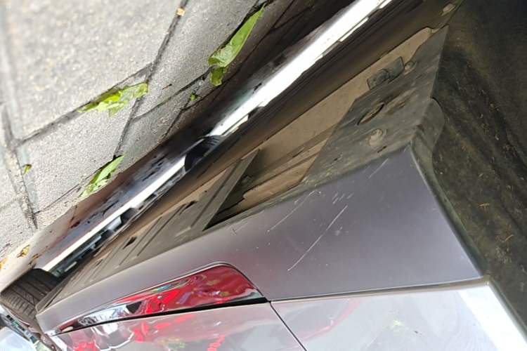 Used XPeng P7 2022 625E Left Side Sill
