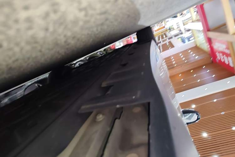Used XPeng P7 2022 670N+ Left Side Sill