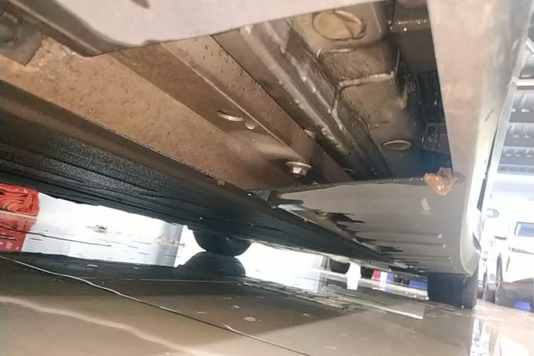 Used XPeng P7 2022 670N+ Left Side Sill
