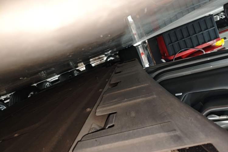 Used XPeng P7 2022 670N+ Left Side Sill