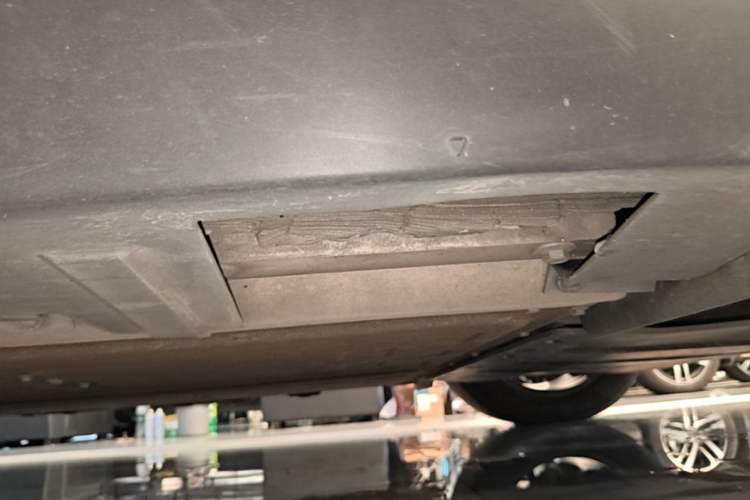 Used XPeng P7 2022 625E Left Side Sill
