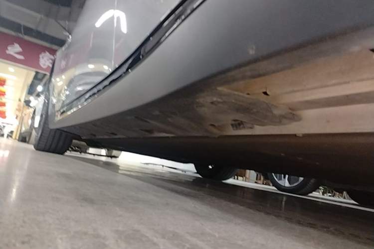 Used XPeng P7 2022 670N+ Left Side Sill
