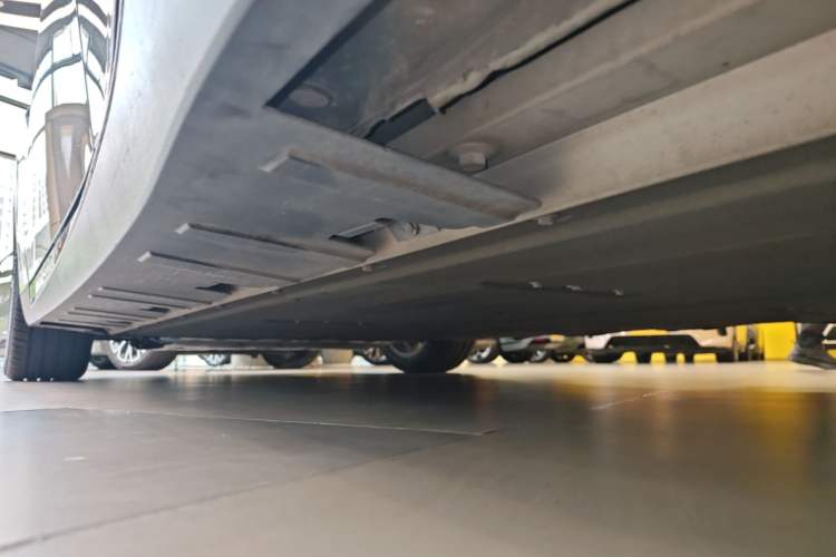 Used XPeng P7 2022 625E Left Side Sill