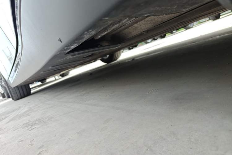 Used XPeng P7 2022 480N+ Left Side Sill