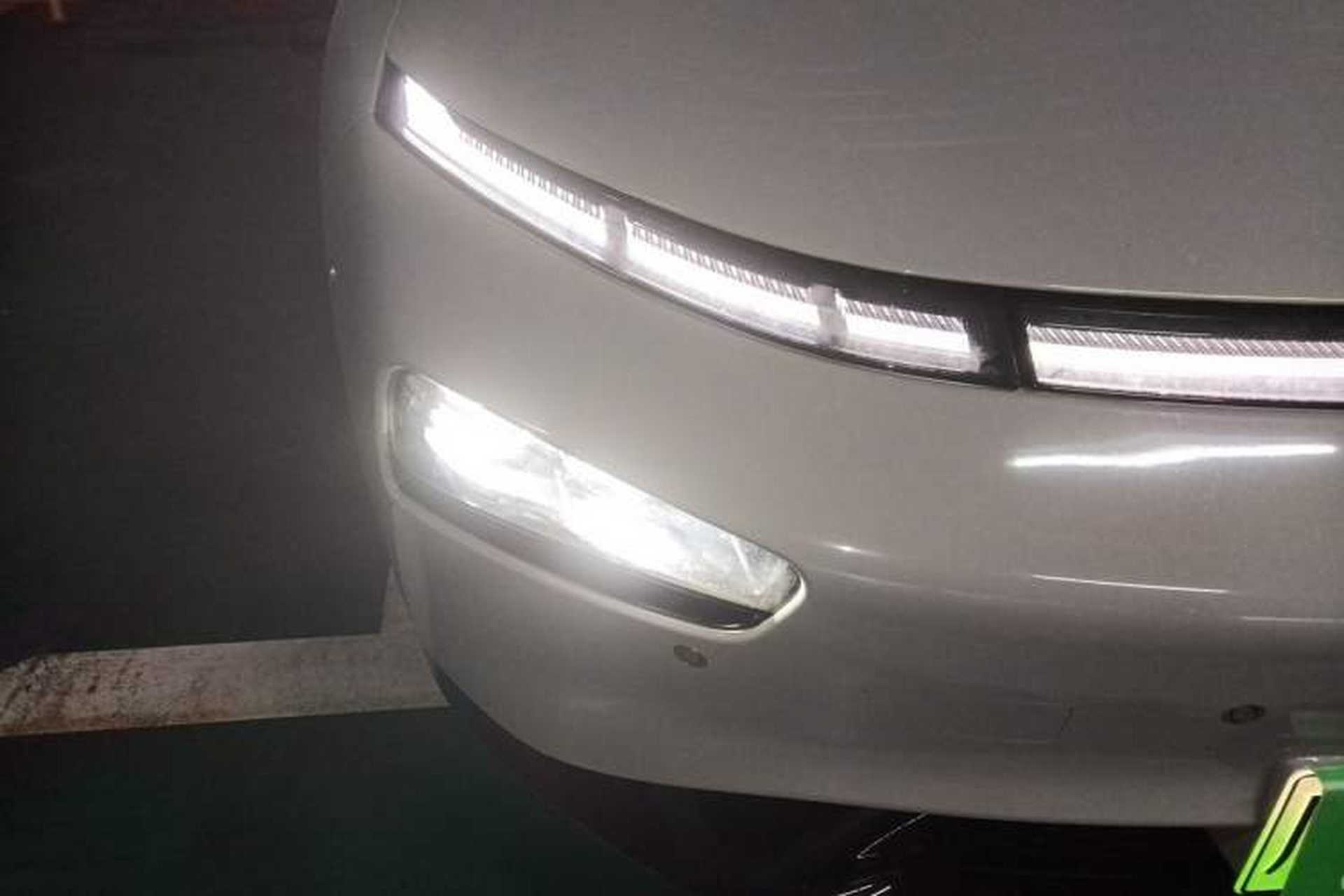 Used XPeng P7 2022 670E+ Right Front Headlight