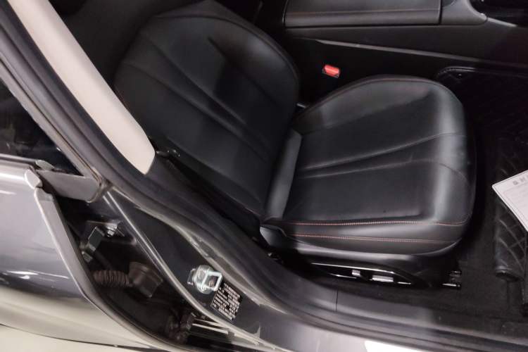 Used XPeng P7 2022 625E Right Front Seat