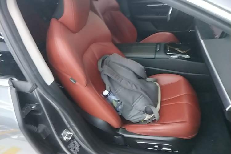Used XPeng P7 2022 670N+ Right Front Seat