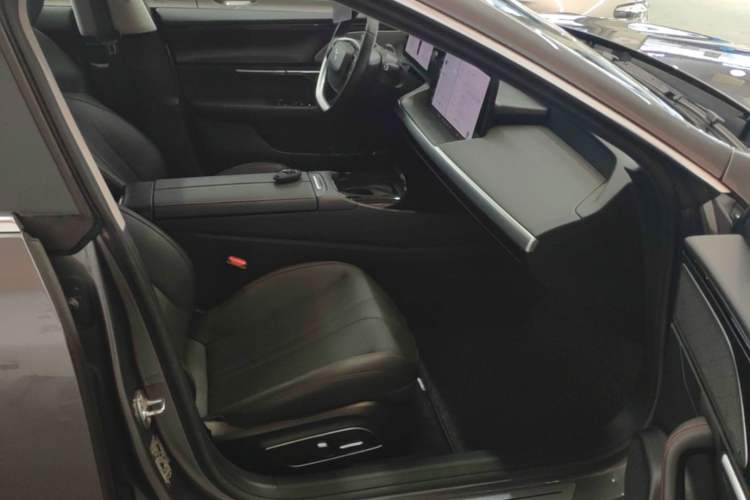 Used XPeng P7 2022 670E+ Right Front Seat