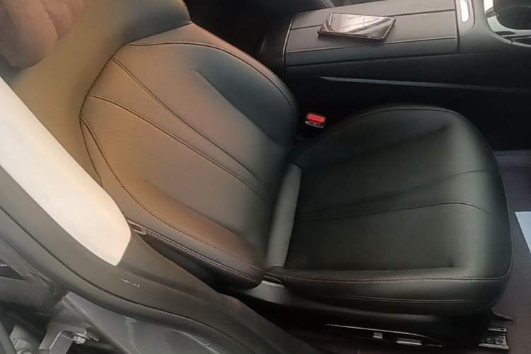 Used XPeng P7 2022 625E Right Front Seat