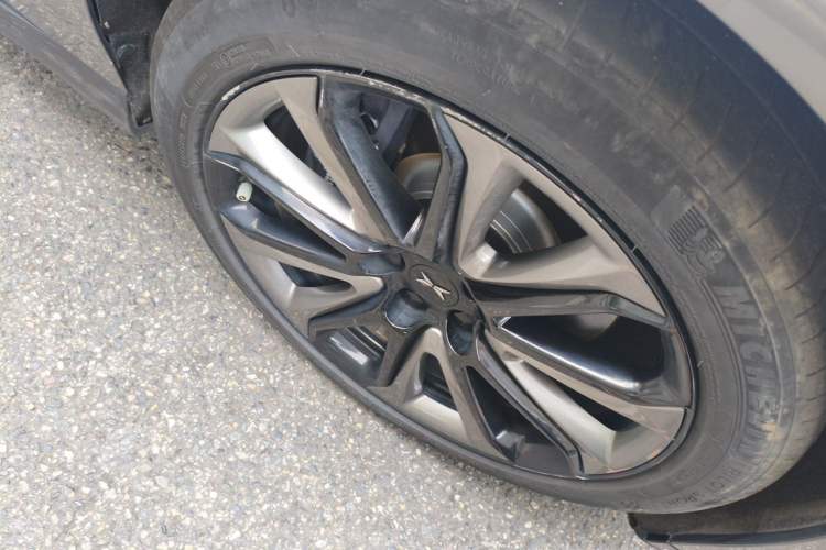 Used XPeng P7 2022 670N+ Right Front Wheel Hub