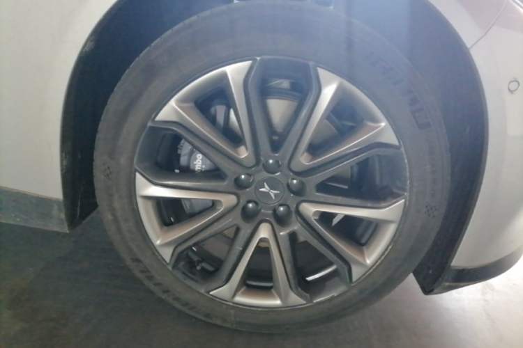 Used XPeng P7 2022 480G+ Right Front Wheel Hub