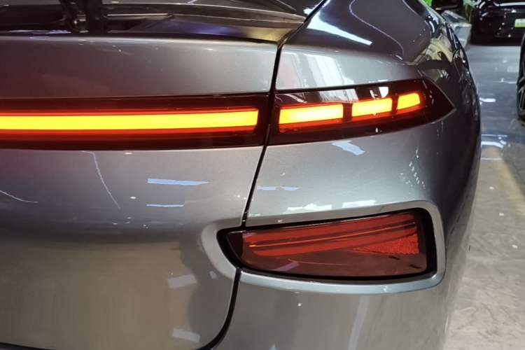 Used XPeng P7 2022 480E+ Right Rear Taillight