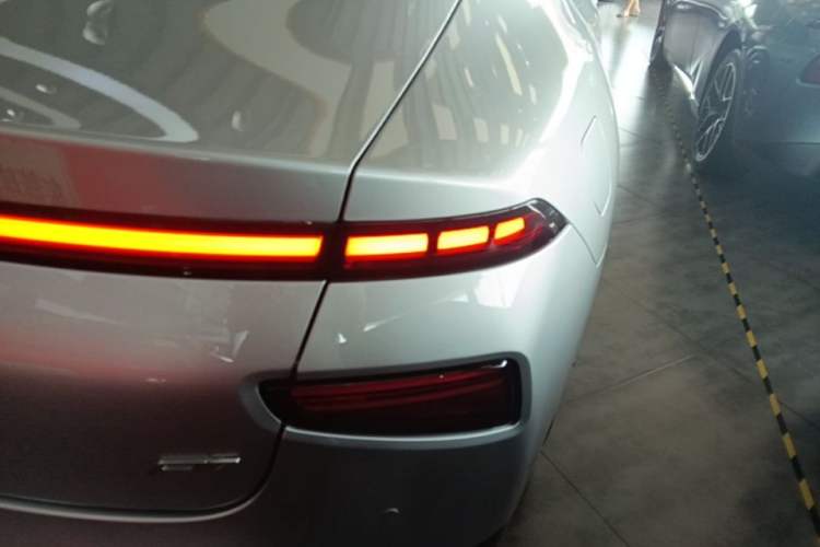 Used XPeng P7 2022 625E Right Rear Taillight