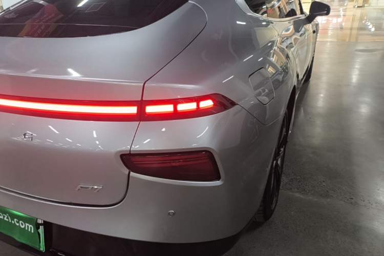 Used XPeng P7 2022 670E+ Right Rear Taillight
