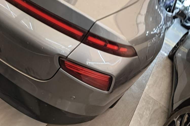 Used XPeng P7 2022 670N+ Right Rear Taillight