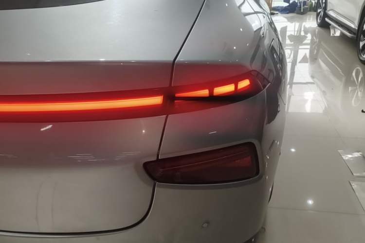 Used XPeng P7 2022 480N+ Right Rear Taillight