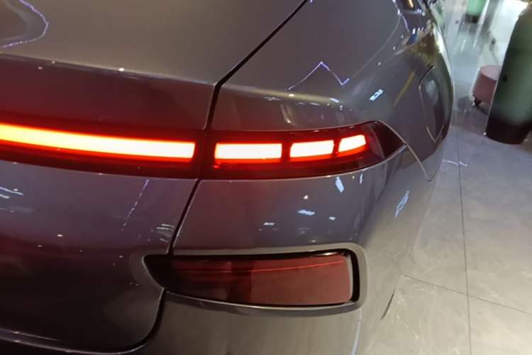 Used XPeng P7 2022 625E Right Rear Taillight