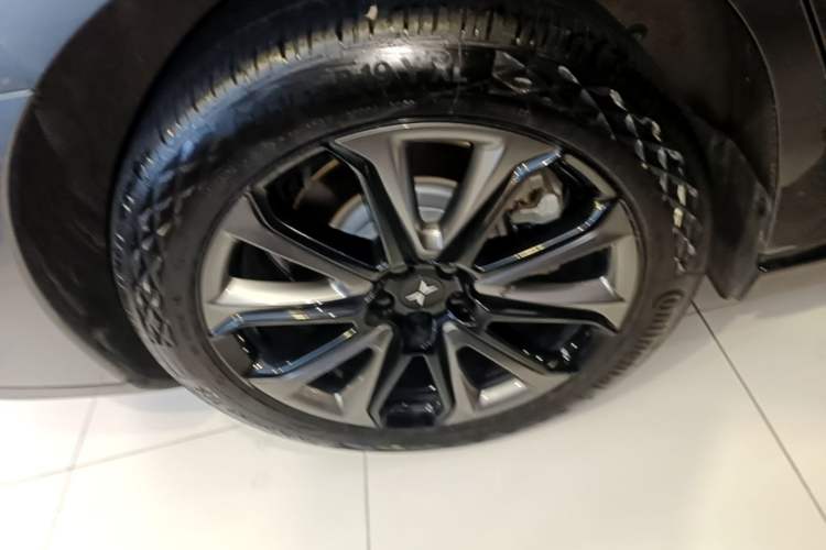 Used XPeng P7 2022 670N+ Right Rear Wheel Hub