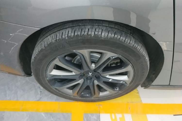 Used XPeng P7 2022 670N+ Right Rear Wheel Hub