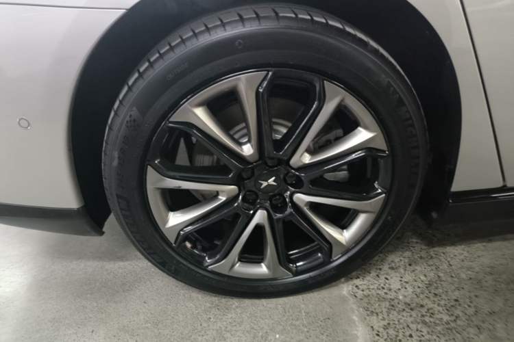 Used XPeng P7 2022 670E+ Right Rear Wheel Hub