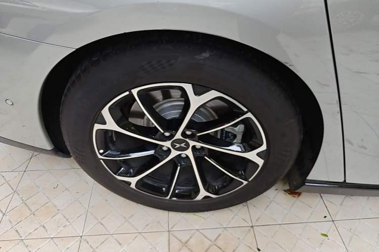 Used XPeng P7 2022 625E Right Rear Wheel Hub