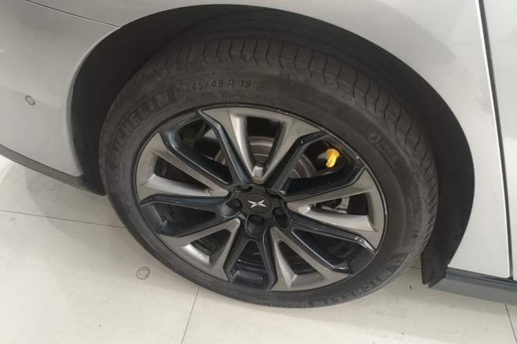 Used XPeng P7 2022 480N+ Right Rear Wheel Hub