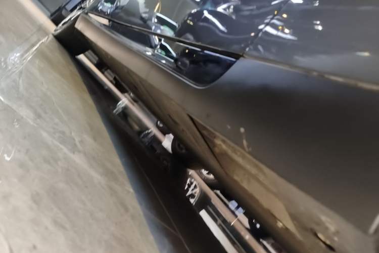 Used XPeng P7 2022 480E+ Right Side Sill